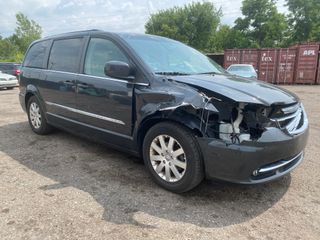 2011 Chrysler Town & Country Touring-L - Exterior Front Right Corner Image